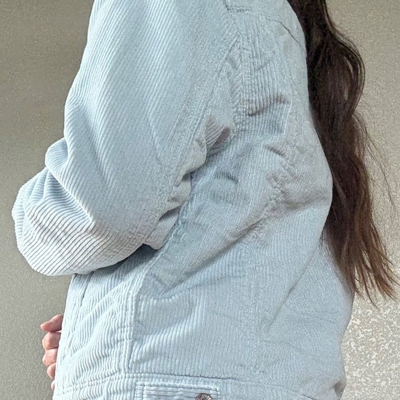 Levi Sherpa Trucker Jacket - Picture 2 of 5